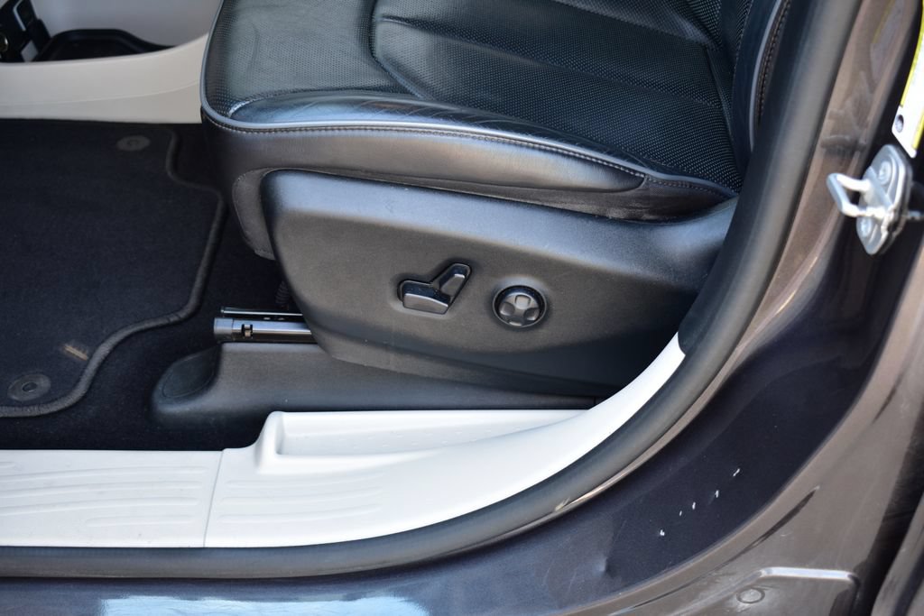 Used 2020 Chrysler Pacifica Limited FWD image 19