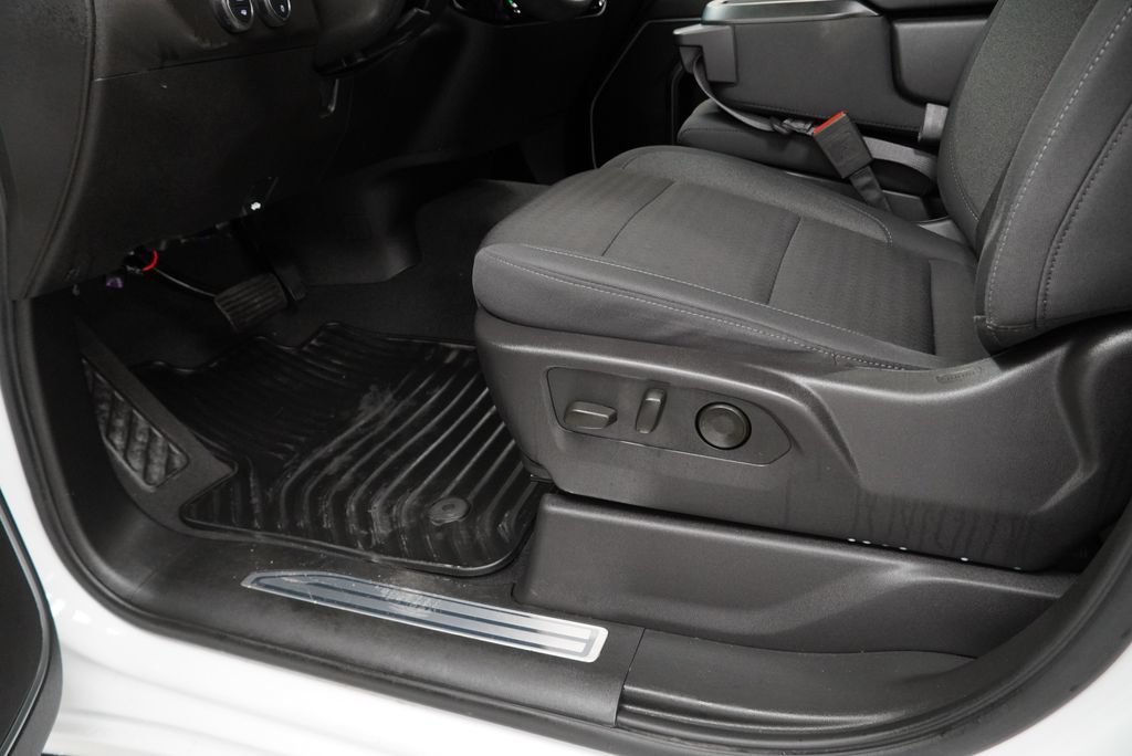 Used 2024 Chevrolet Silverado 1500 LT AWD/4WD image 24