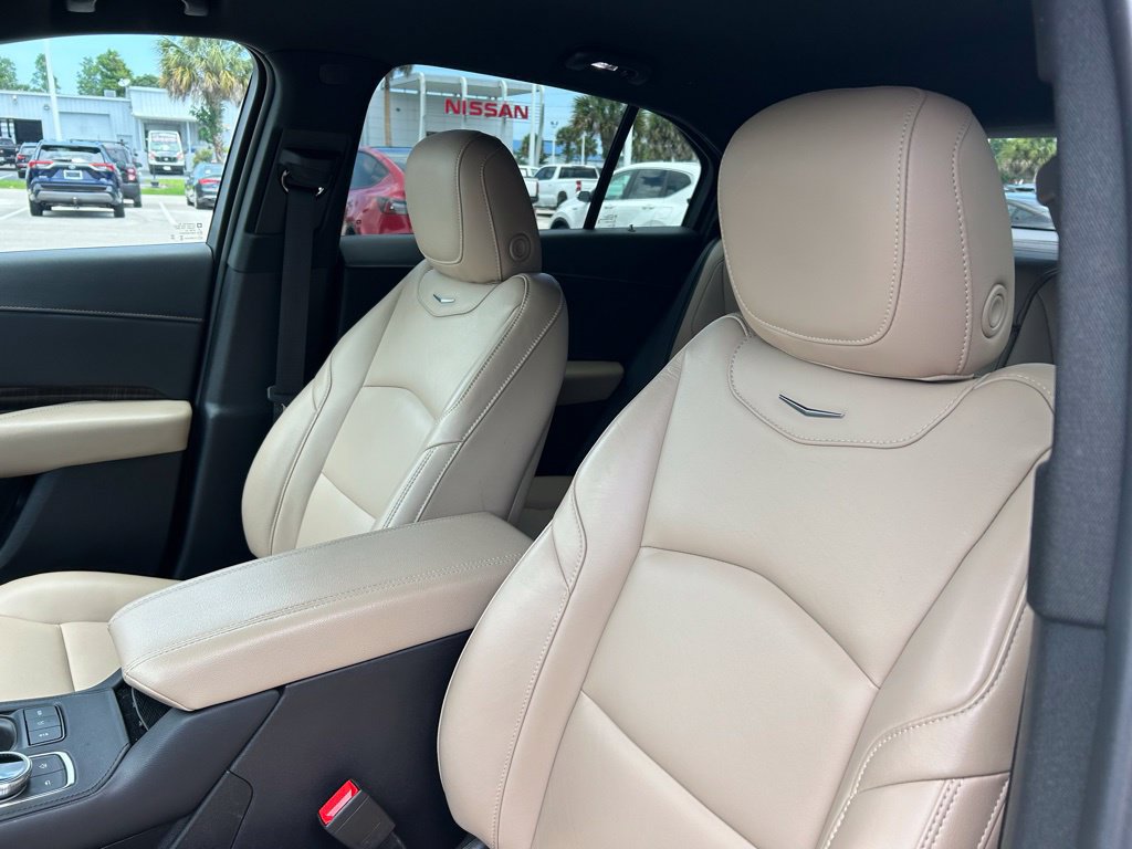 Used 2025 Cadillac XT4 Premium Luxury FWD image 21