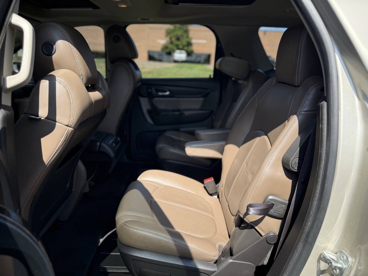 Used 2015 GMC Acadia SLT w/ Open Road Package AWD/4WD image 16