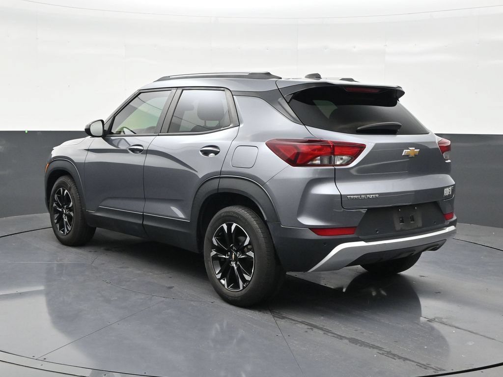 Used 2021 Chevrolet TrailBlazer LT w/ Convenience Package FWD image 3