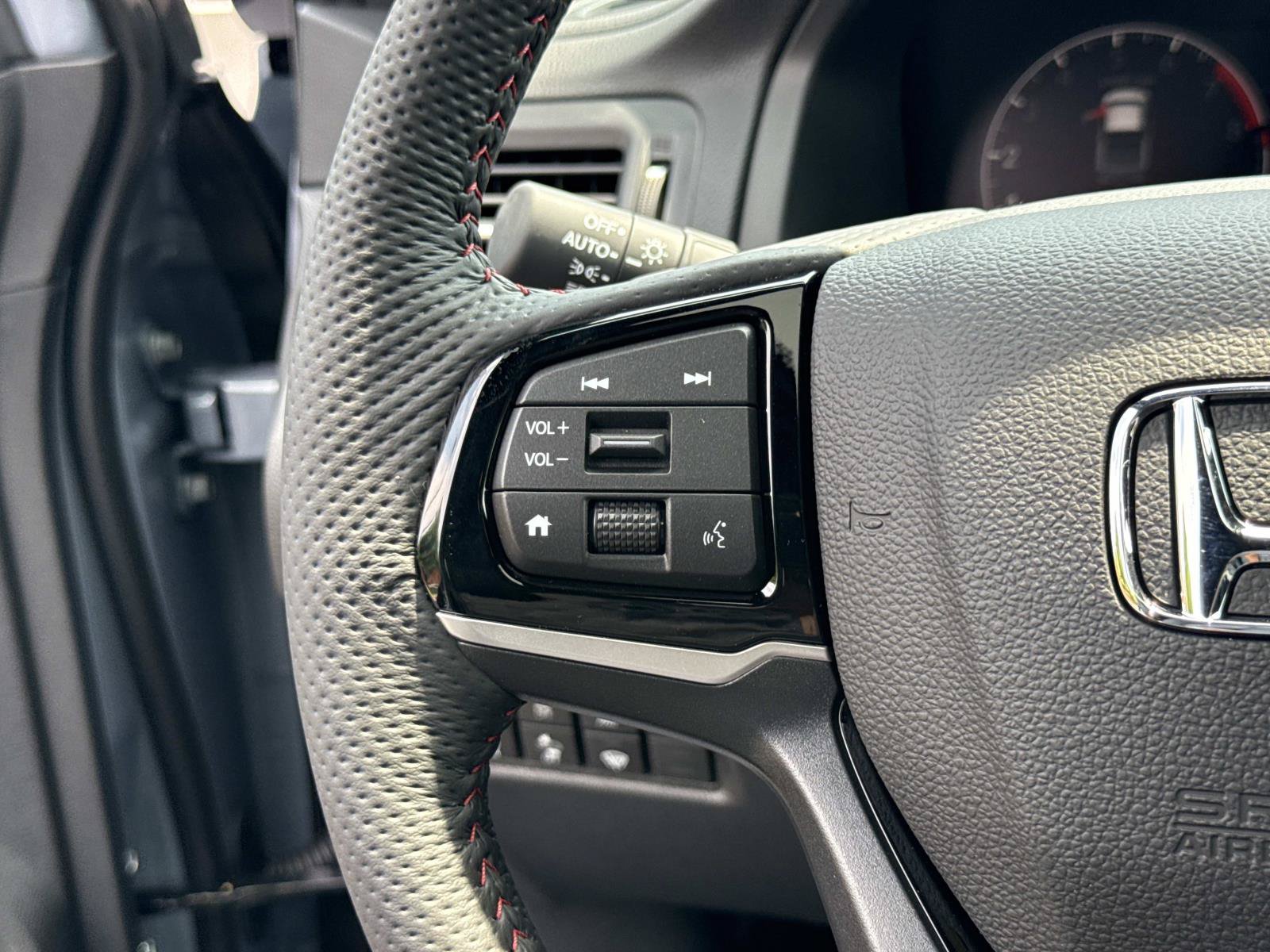 New 2026 Honda Ridgeline Black Edition image 11