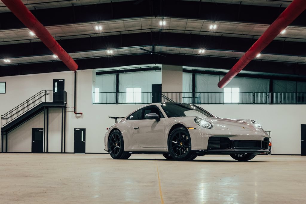 Used 2026 Porsche 911 Carrera T RWD image 17