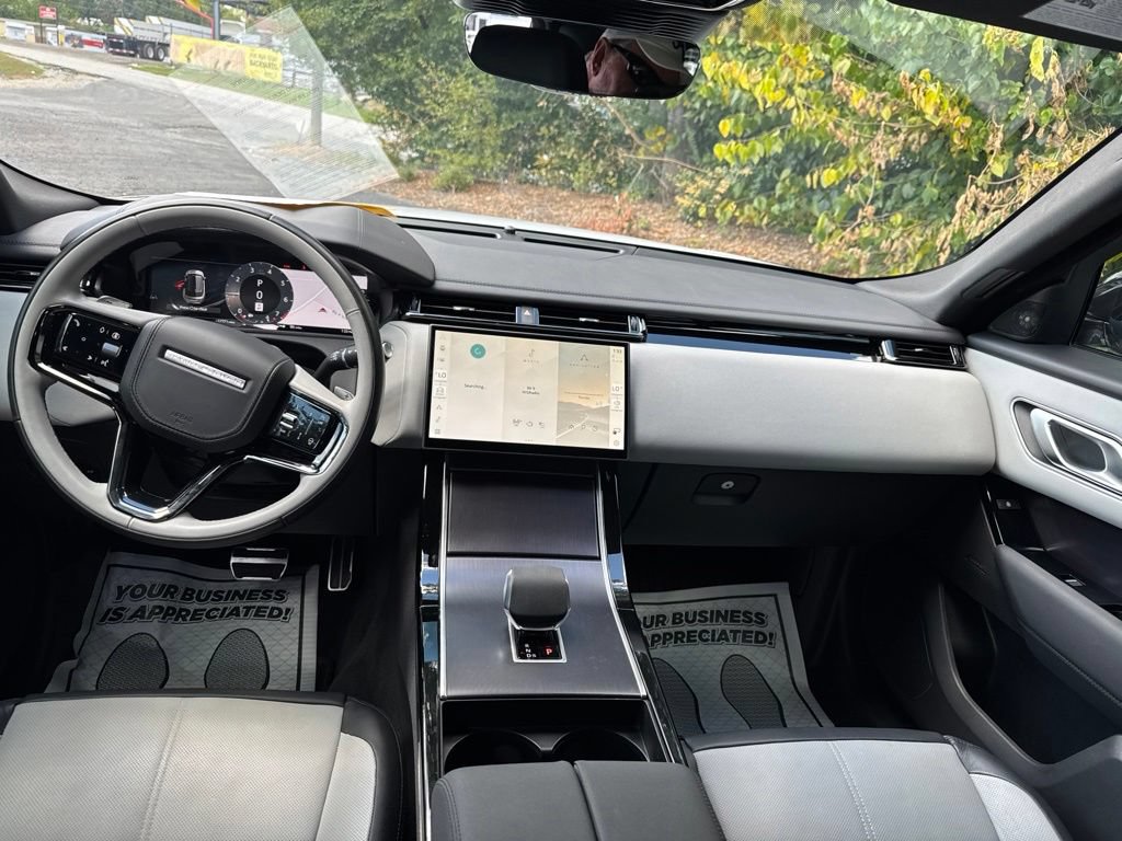 Used 2026 Land Rover Range Rover Velar Dynamic SE AWD/4WD image 3