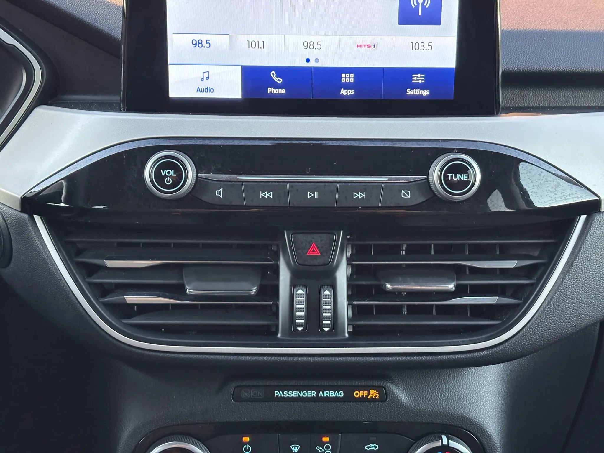 Used 2021 Ford Escape SE image 28