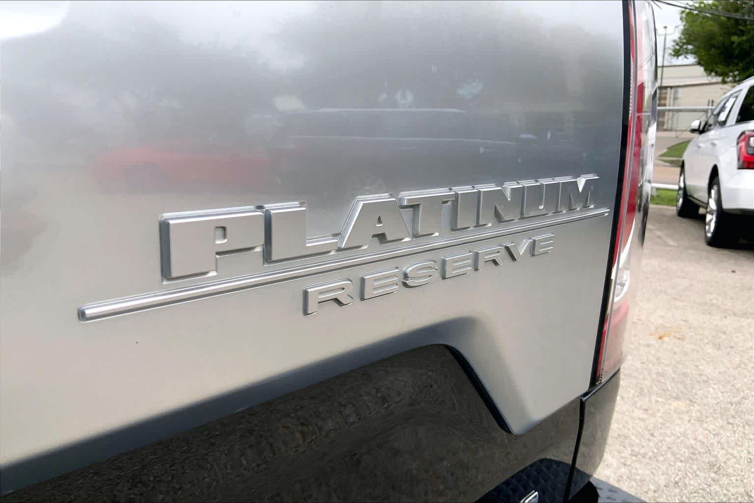 Used 2023 Nissan Titan Platinum Reserve w/ Moonroof Package AWD/4WD image 10