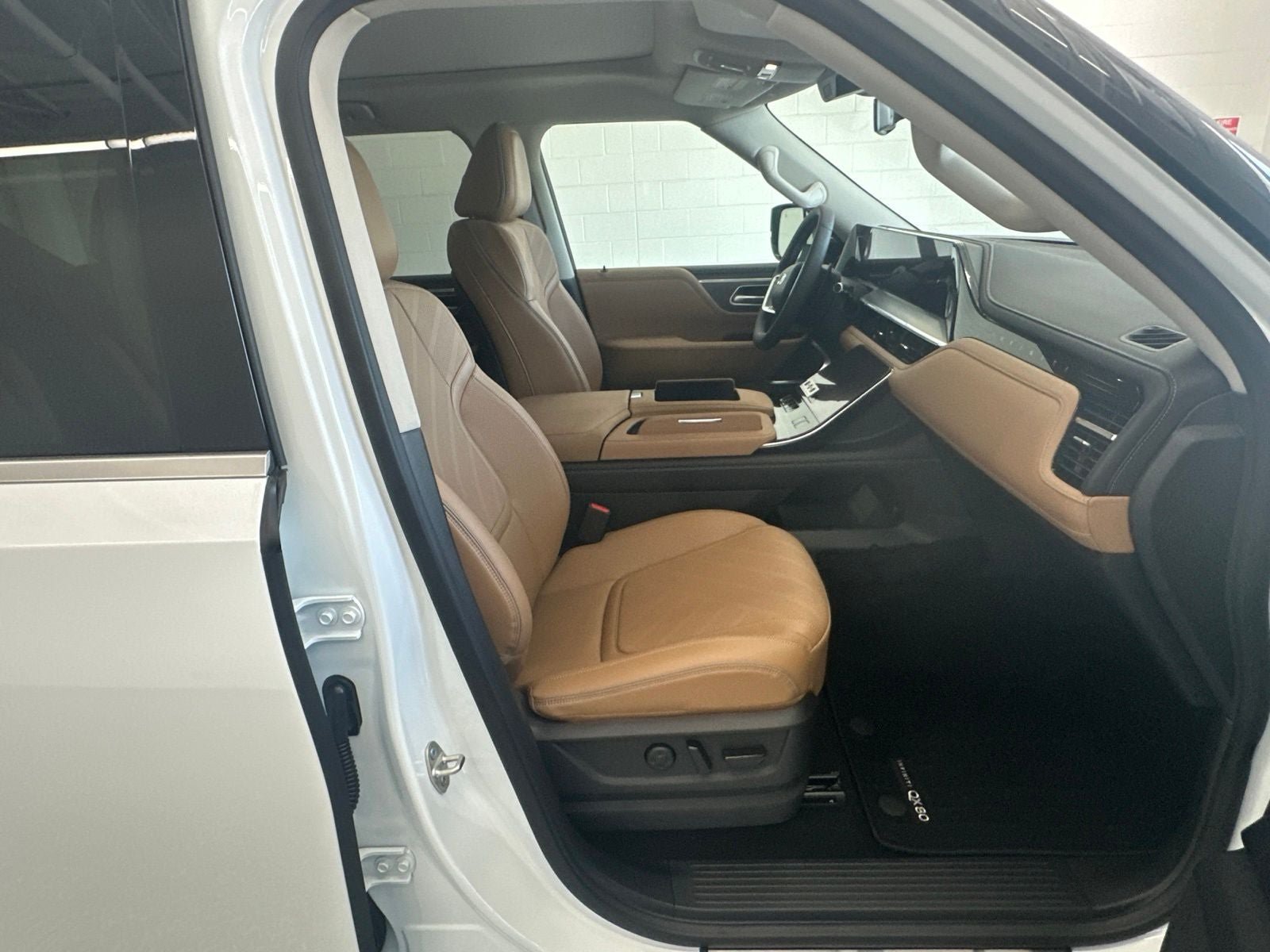 New 2027 INFINITI QX80 Luxe w/ Cargo Package AWD/4WD image 14