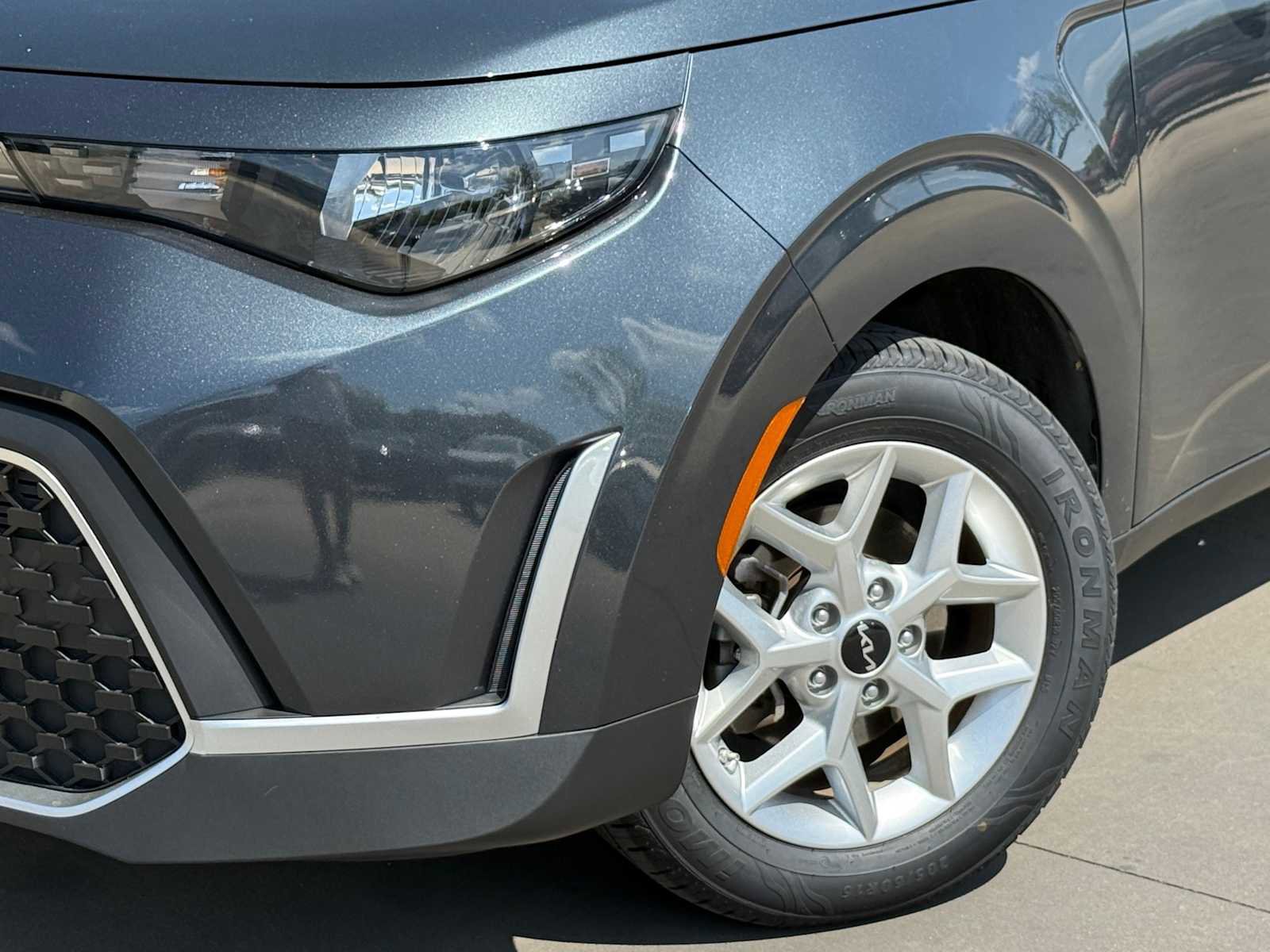 Certified 2023 Kia Soul LX w/ LX Technology Package image 2