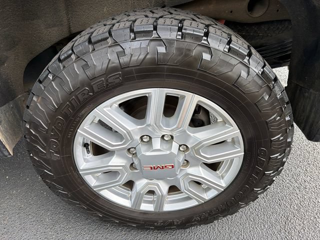 Used 2024 GMC Sierra 2500 SLT w/ SLT Premium Package AWD/4WD image 19