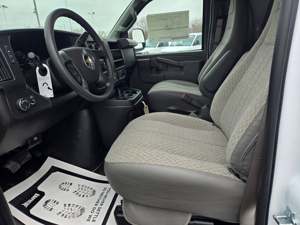 New 2026 Chevrolet Express 2500 w/ Driver Convenience Package image 15