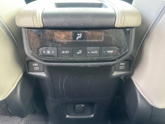 Used 2024 Toyota Grand Highlander AWD image 19