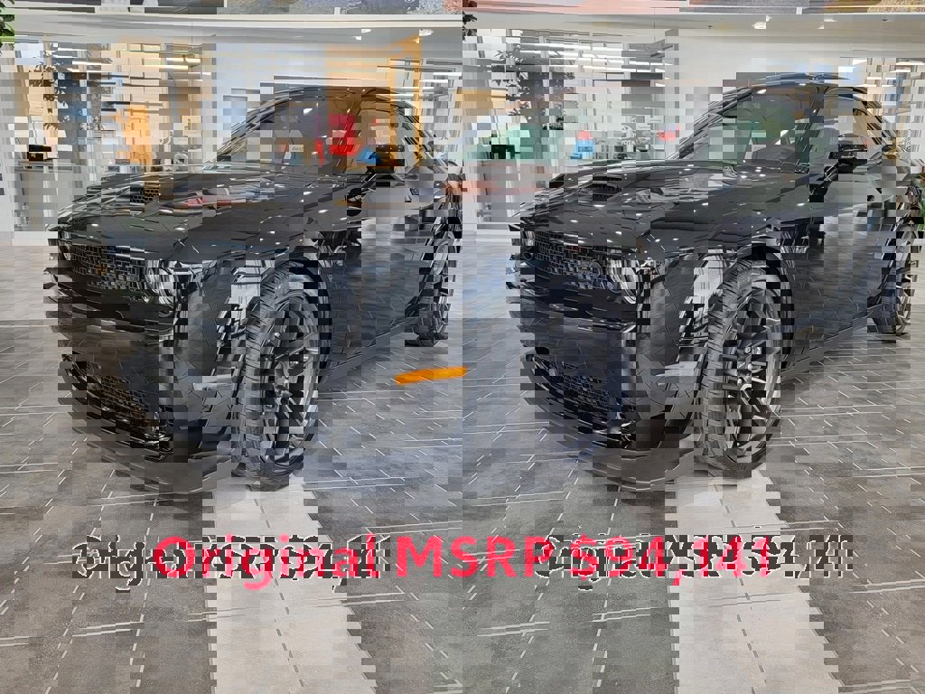 Used 2023 Dodge Challenger SRT Hellcat image 3