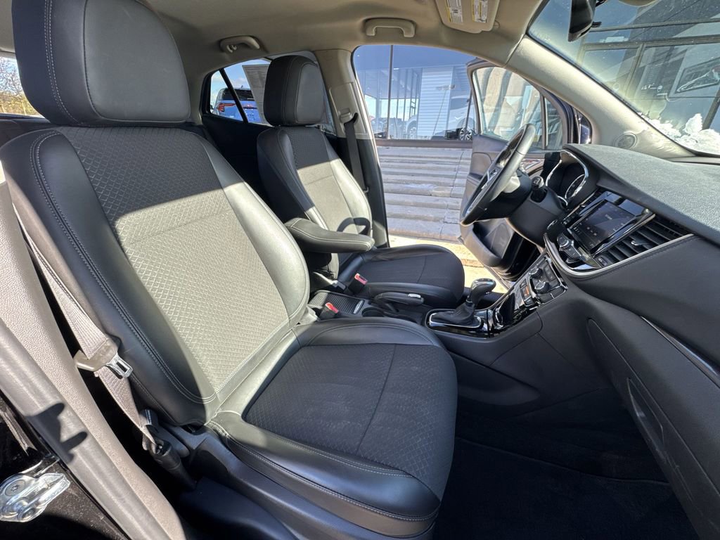 Certified 2022 Buick Encore Preferred image 25