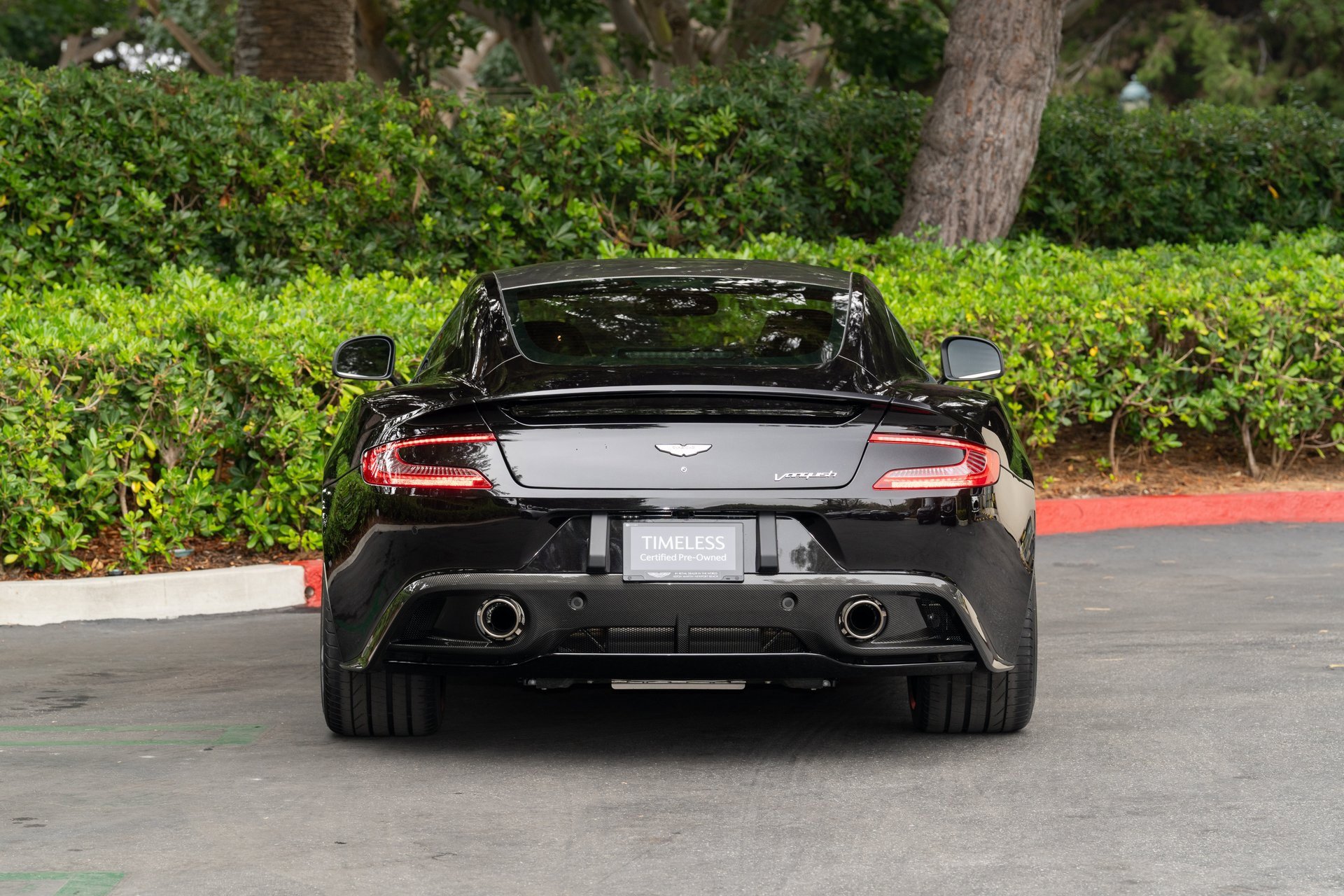 Used 2014 Aston Martin Vanquish Coupe image 6