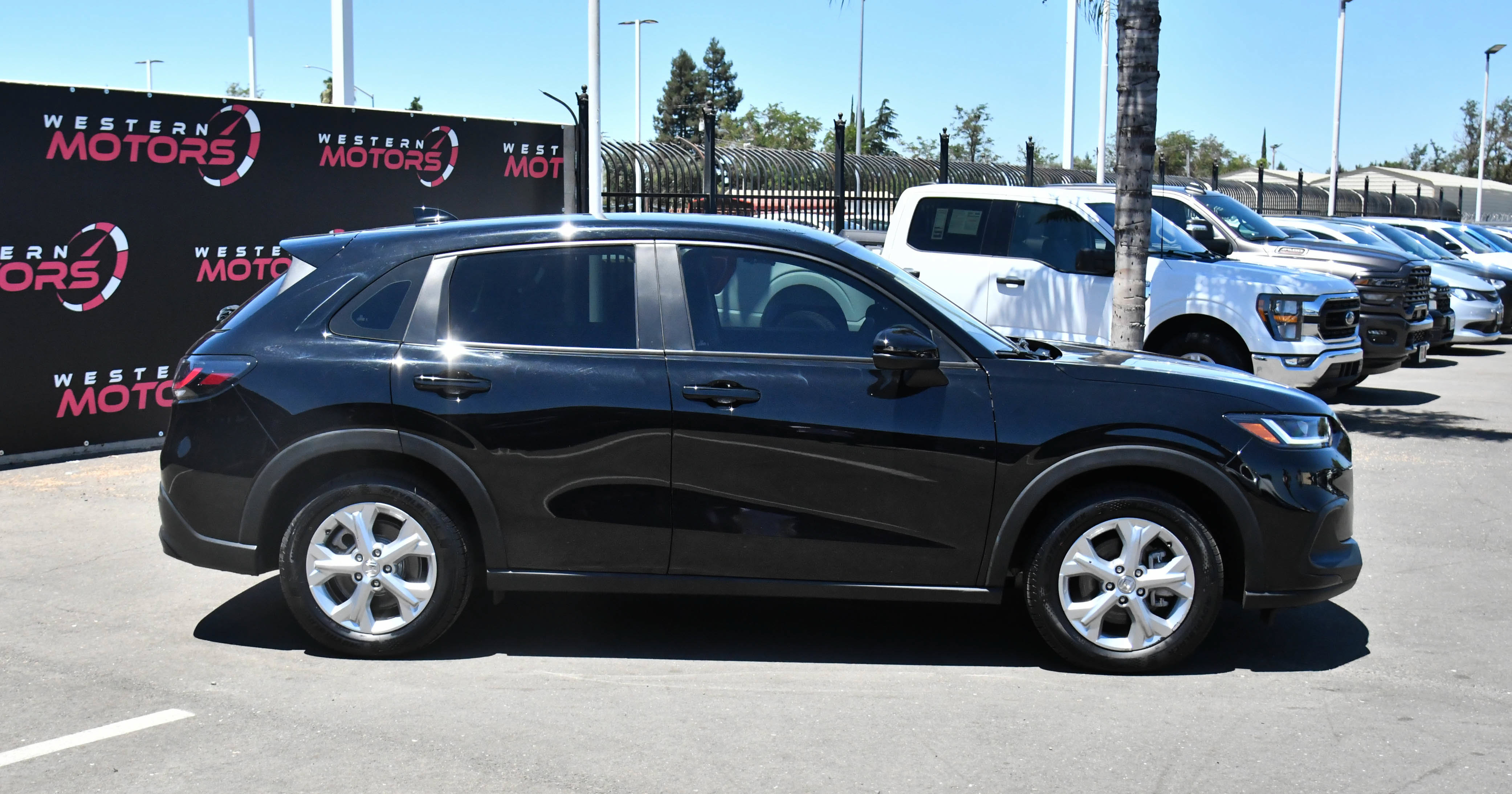 Used 2024 Honda HR-V LX image 9