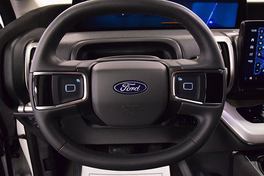 Used 2025 Ford Expedition Max Active AWD/4WD image 21