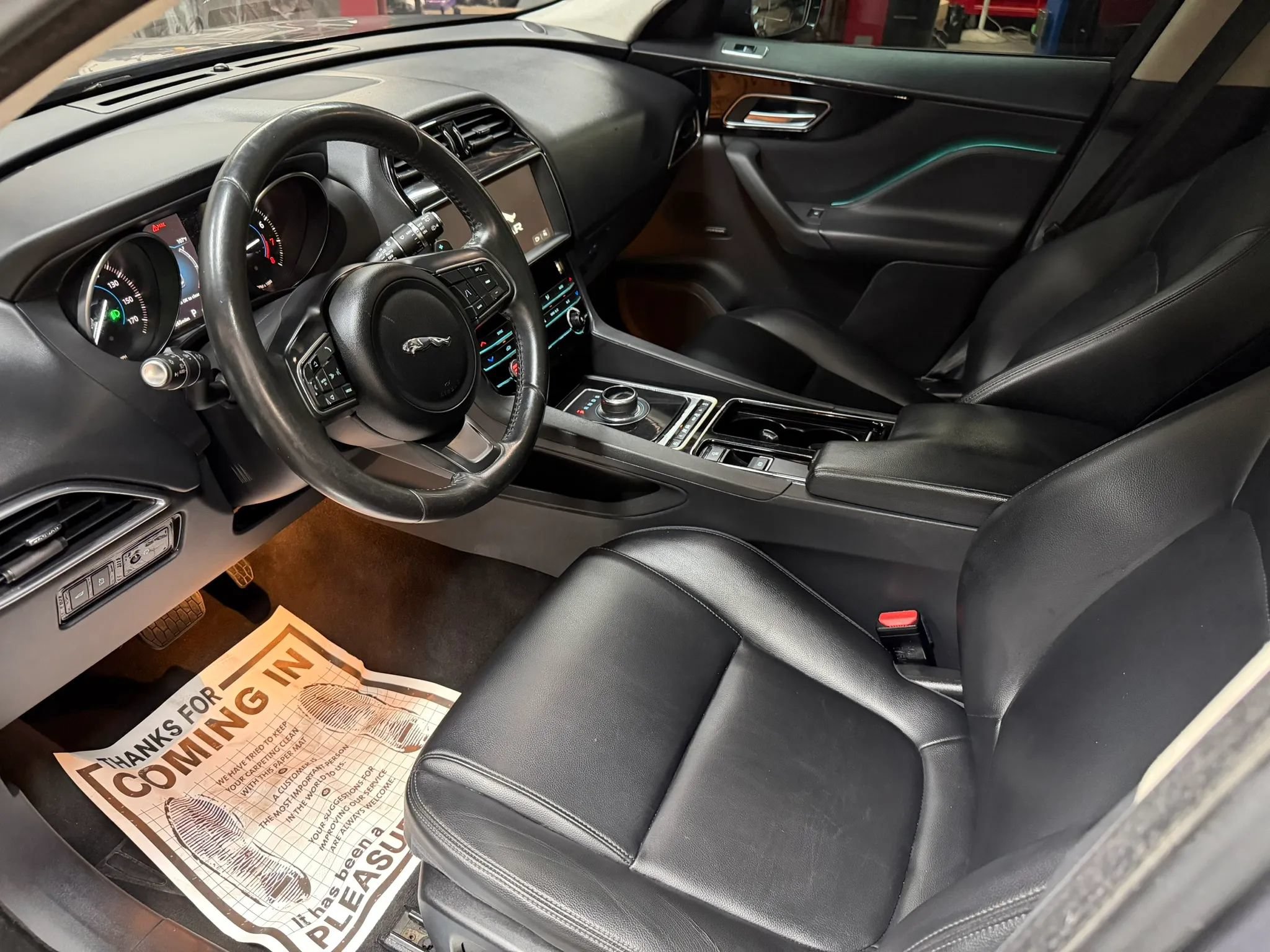 Used 2020 Jaguar F-PACE Premium AWD/4WD image 9