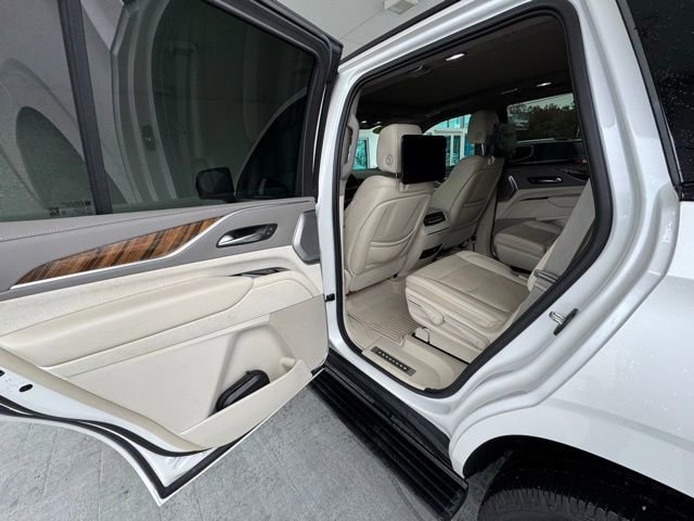 Used 2022 Cadillac Escalade Sport Platinum w/ Heavy-Duty Trailer Package image 20