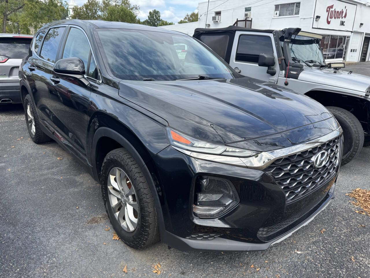 Used 2019 Hyundai Santa Fe SE image 2
