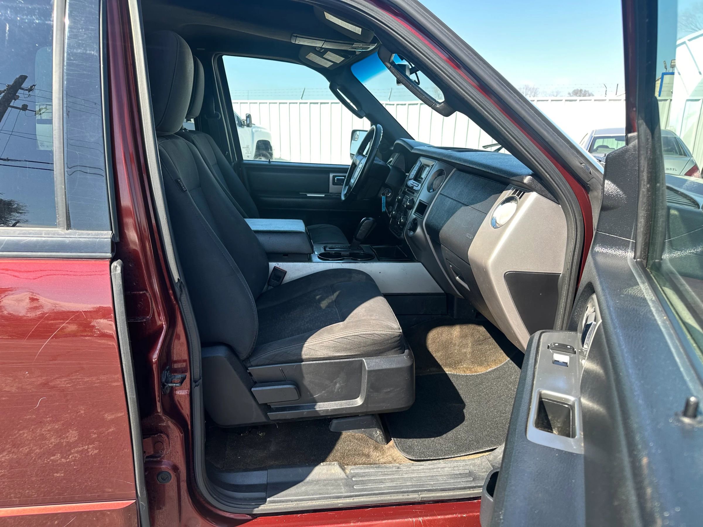 Used 2017 Ford Expedition XLT AWD/4WD image 16