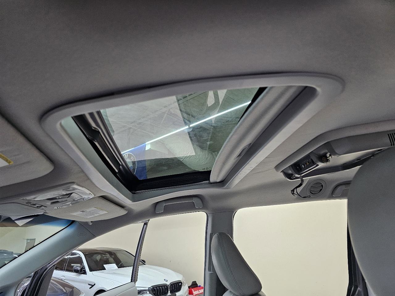 Used 2013 Toyota Sienna XLE image 42