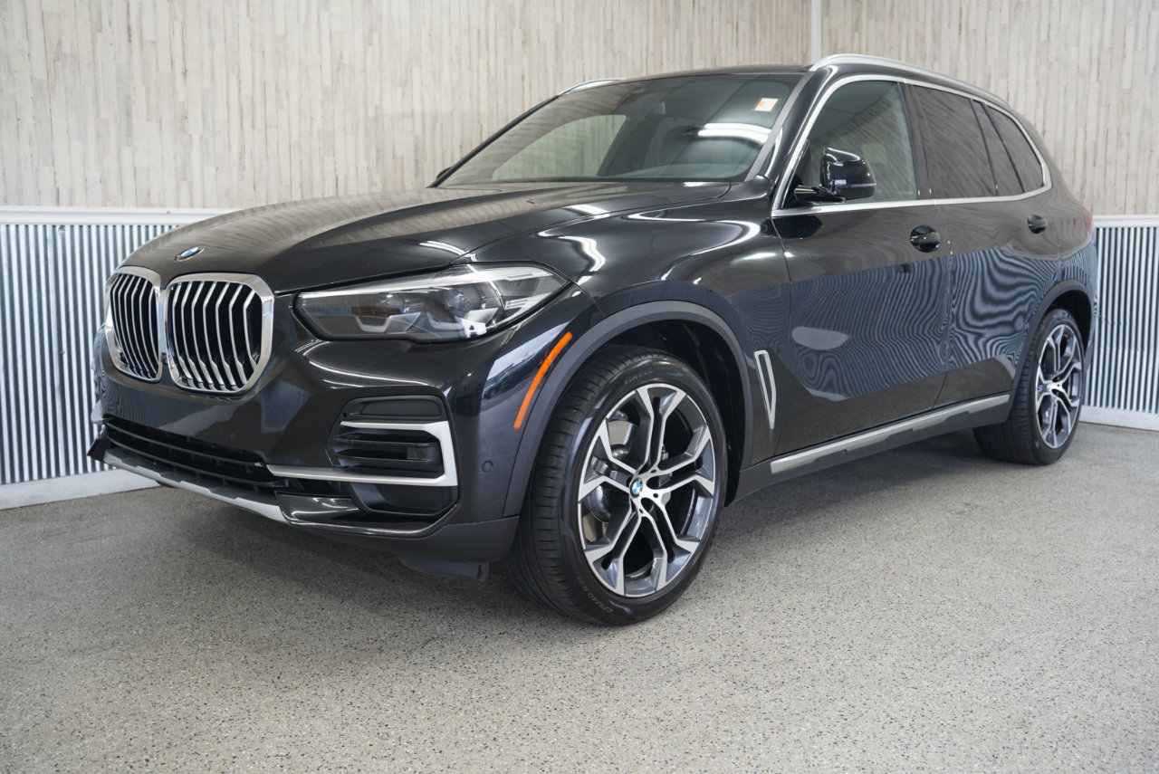 Used 2023 BMW X5 xDrive40i w/ Premium Package image 4