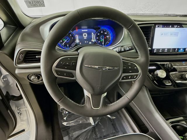 New 2026 Chrysler Pacifica Limited w/ Uconnect Theater Family Group image 11