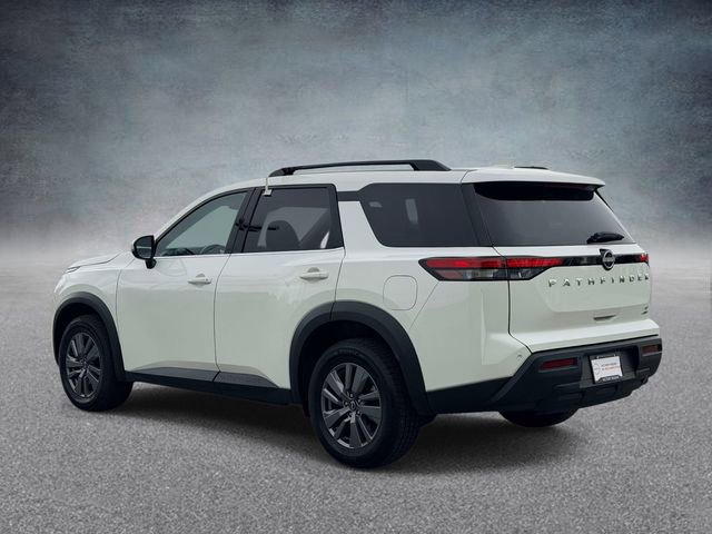 Used 2025 Nissan Pathfinder SV image 4