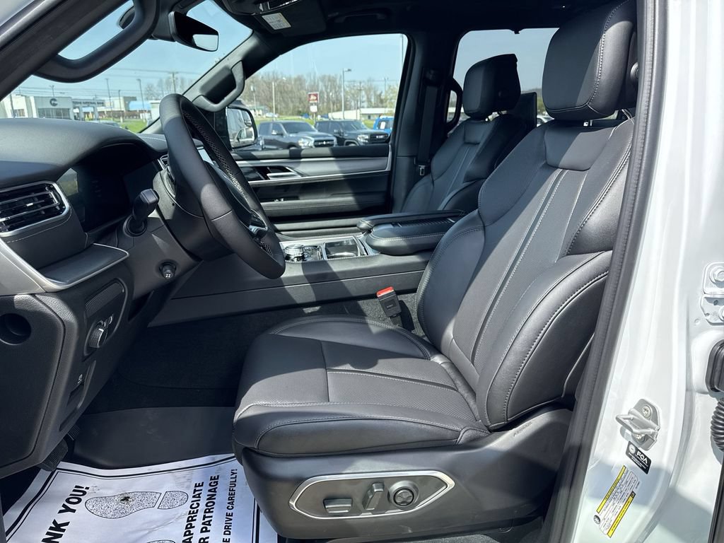 New 2026 Jeep Grand Wagoneer Limited AWD/4WD image 11