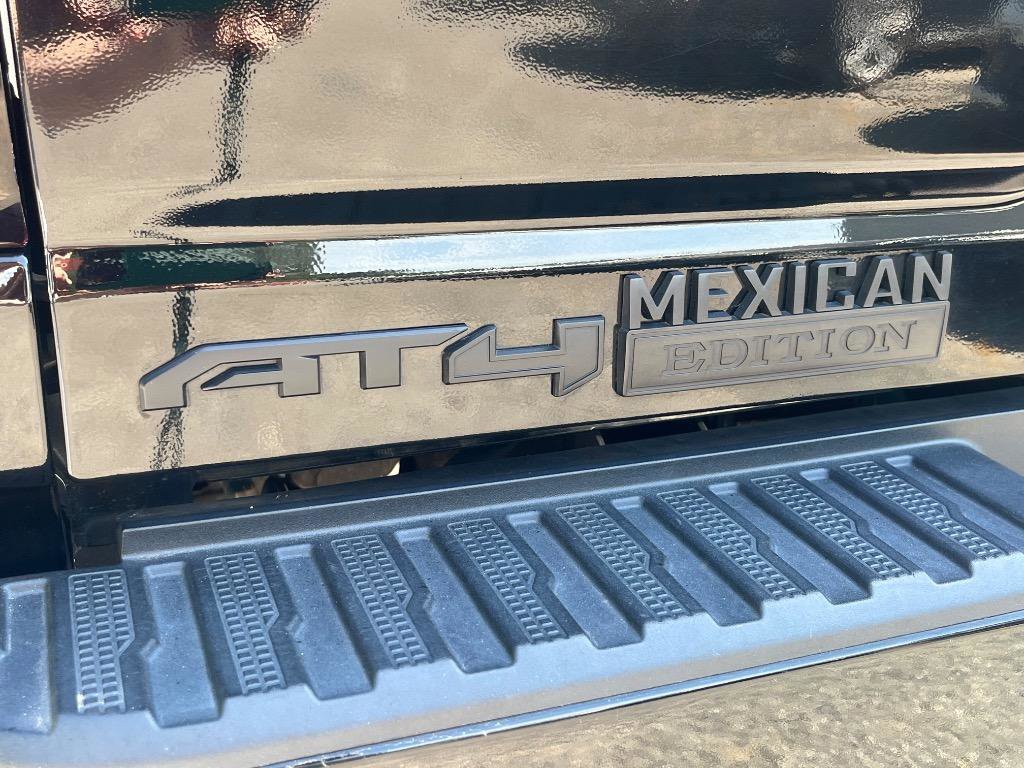 Used 2024 GMC Sierra 2500 Denali w/ Denali Reserve Package AWD/4WD image 7