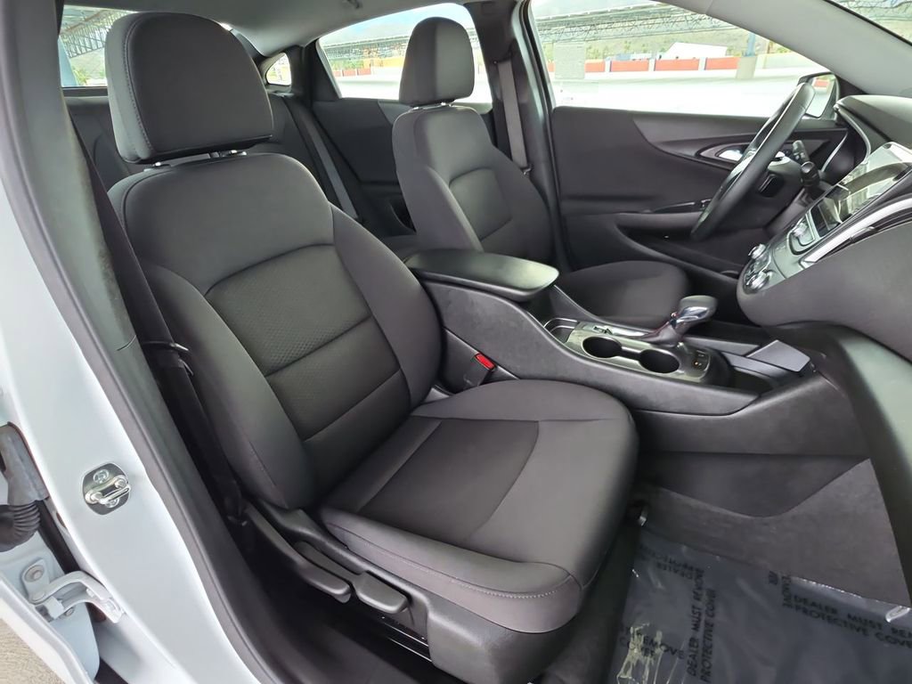 Used 2025 Chevrolet Malibu RS image 29