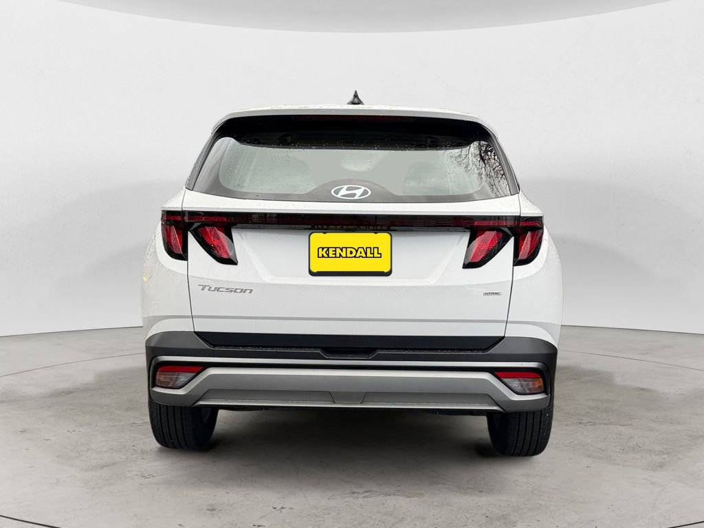 Certified 2025 Hyundai Tucson SE image 3