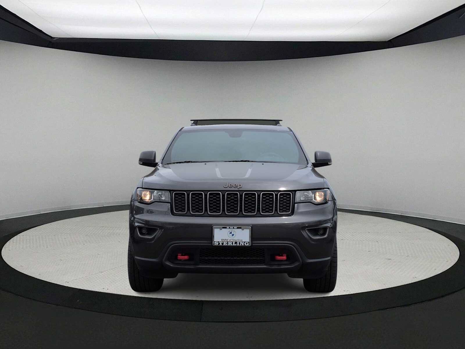 Used 2017 Jeep Grand Cherokee Trailhawk AWD/4WD image 3