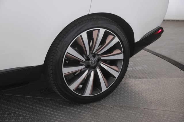 Used 2024 Land Rover Range Rover SV AWD/4WD image 14