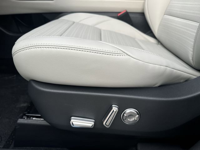New 2026 Lincoln Nautilus Reserve AWD/4WD image 12