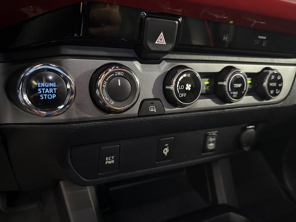 Used 2016 Toyota Tacoma SR image 43