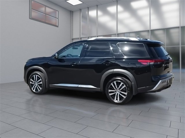 Used 2025 Nissan Pathfinder Platinum w/ Cargo Package image 6