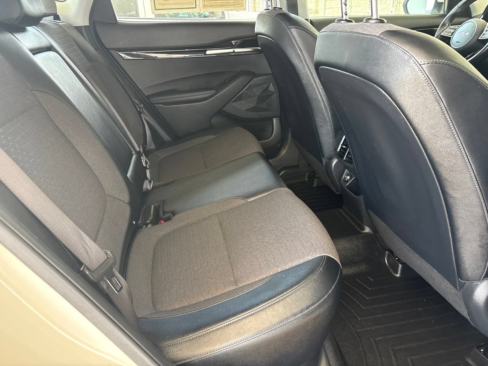 Used 2023 Kia Seltos S AWD/4WD image 16