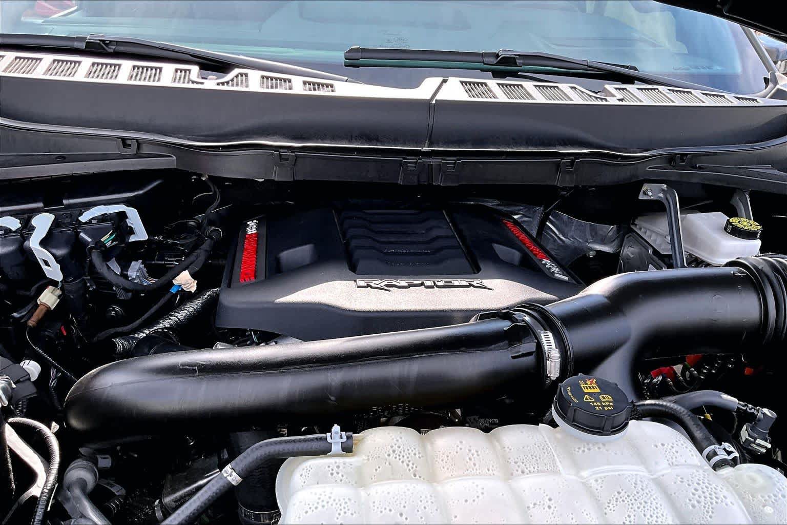 Used 2025 Ford F150 Raptor AWD/4WD image 33