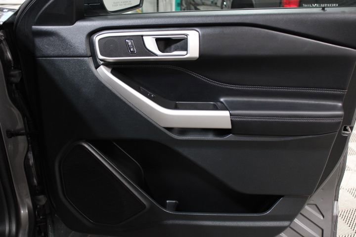 Used 2023 Ford Explorer XLT image 22