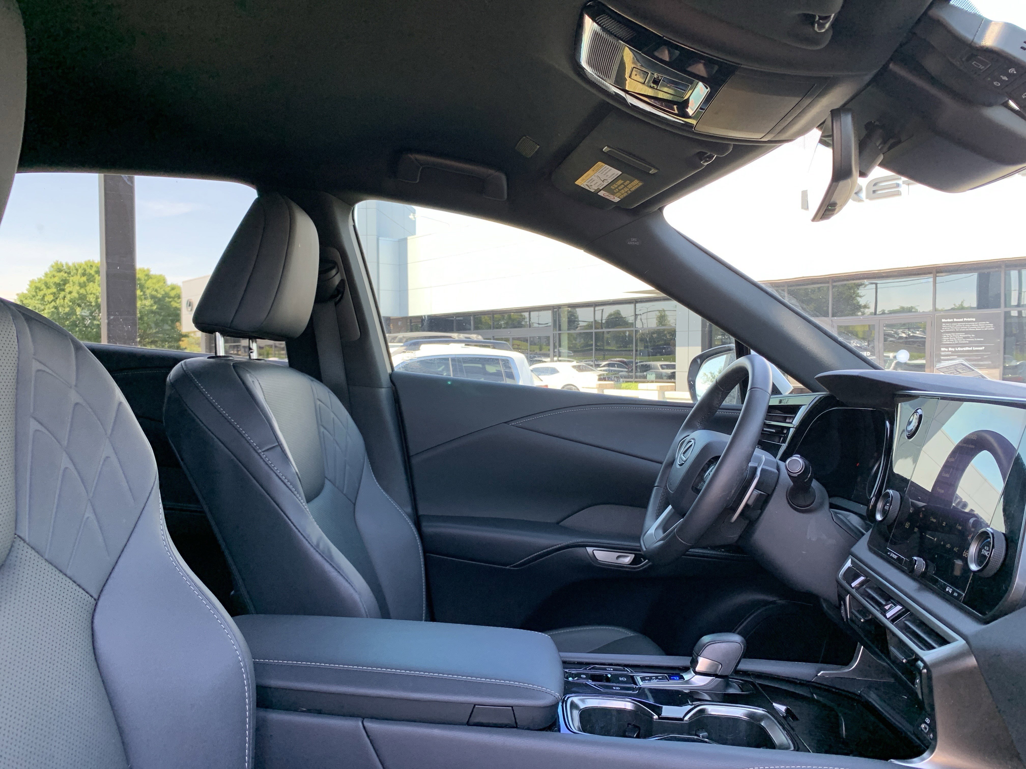 Used 2024 Lexus RX 350 FWD w/ Technology Package image 34