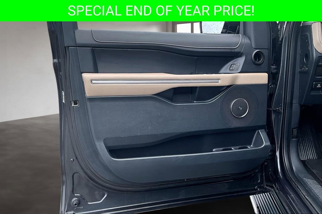 Used 2022 Ford Expedition Limited image 19