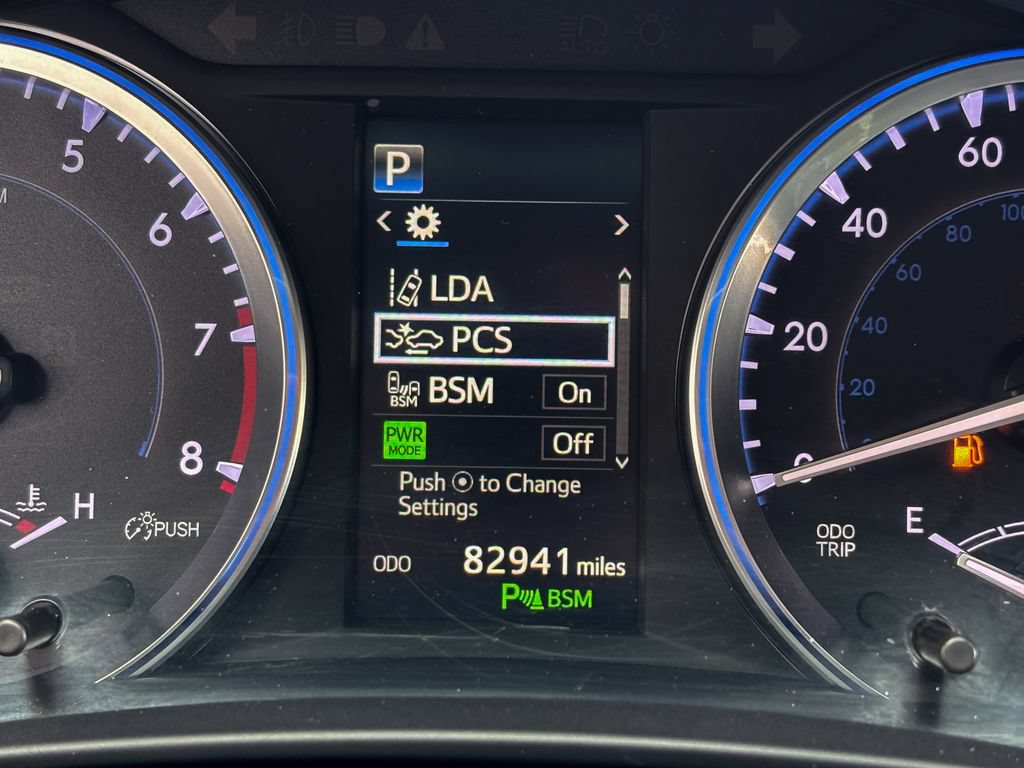Used 2017 Toyota Highlander Limited AWD/4WD image 34