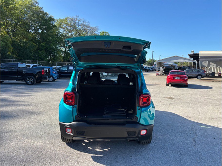 Used 2021 Jeep Renegade Latitude FWD image 42