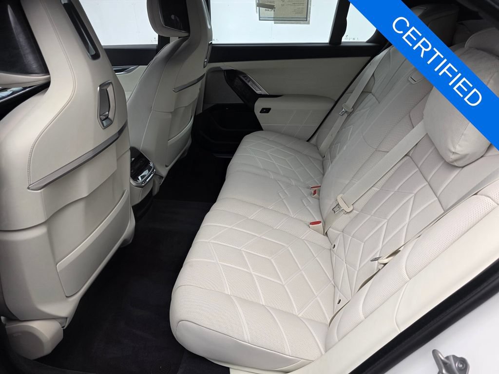 Certified 2023 BMW i7 xDrive60 AWD/4WD image 14