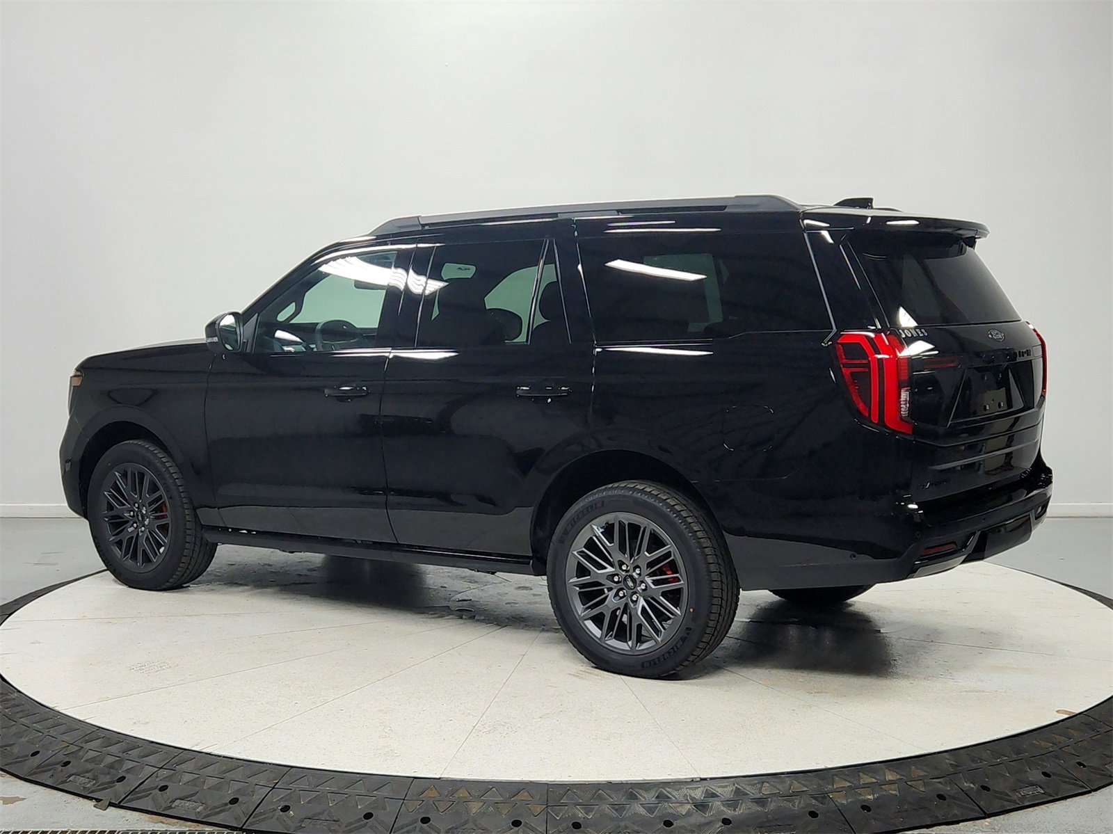 New 2025 Ford Expedition Platinum image 5