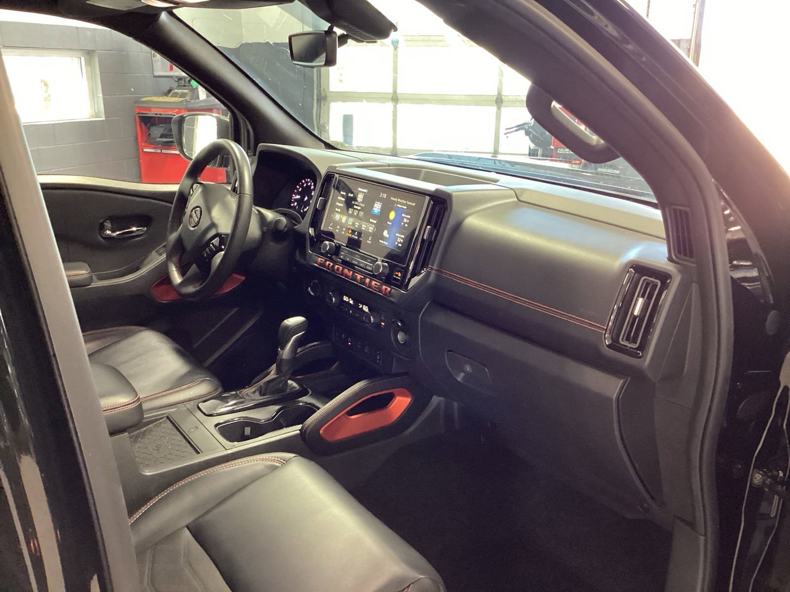 Used 2025 Nissan Frontier PRO-4X w/ Pro Premium Package AWD/4WD image 27