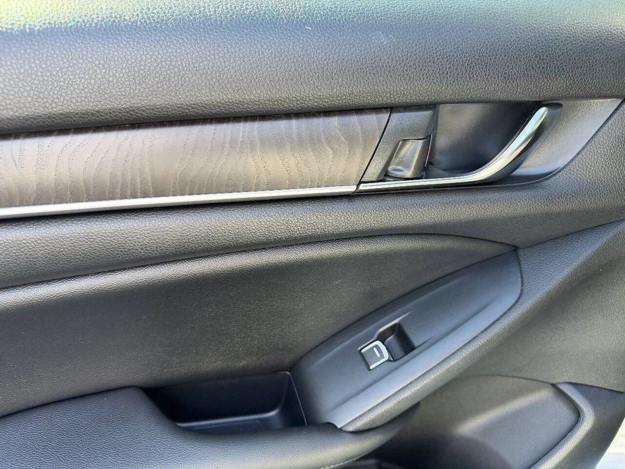 Used 2021 Honda Accord EX-L image 28