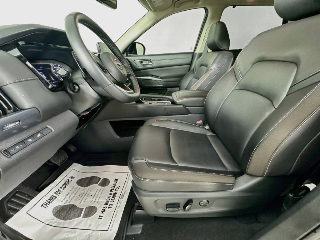 Used 2025 Nissan Pathfinder SL FWD image 28