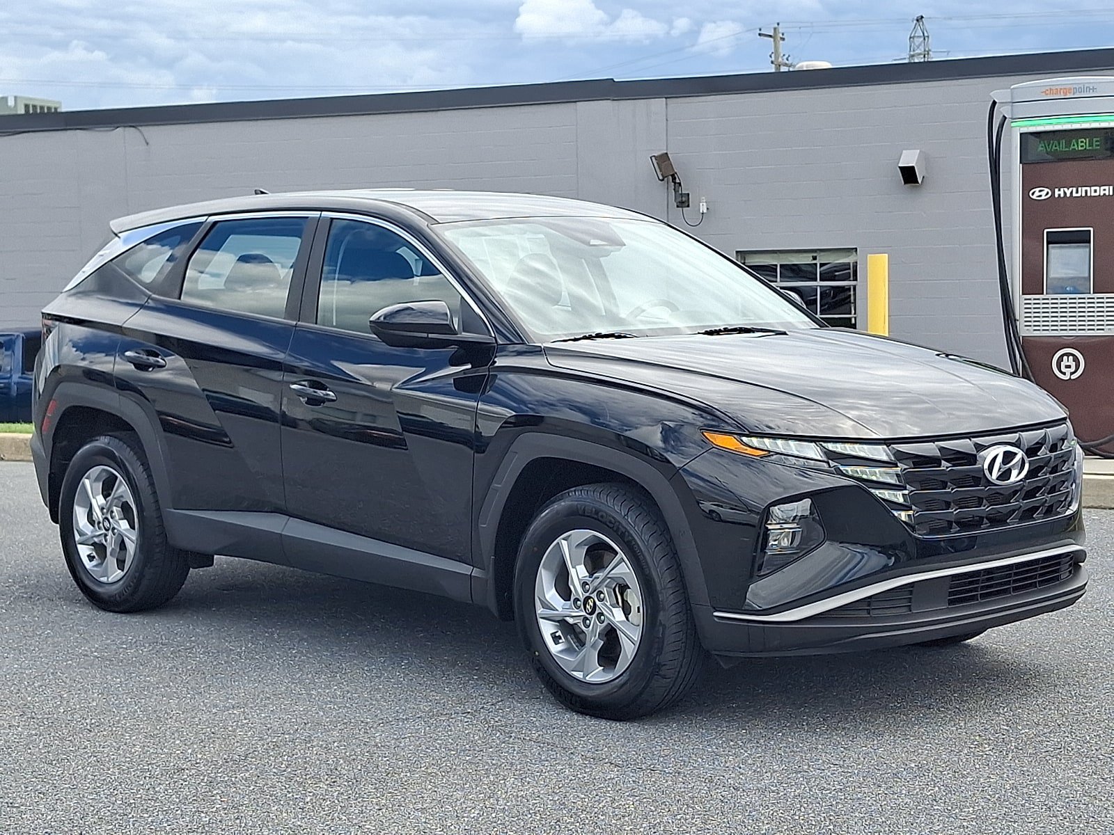 Used 2024 Hyundai Tucson SE AWD/4WD image 3